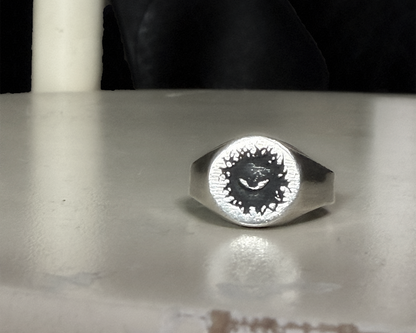 Aku No Hana Signet